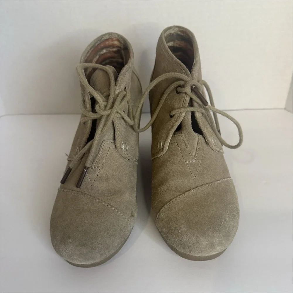 TOMS Taupe Suede Lace Up‎ Ankle Bootie Women's Boots US 7 EU 37.5